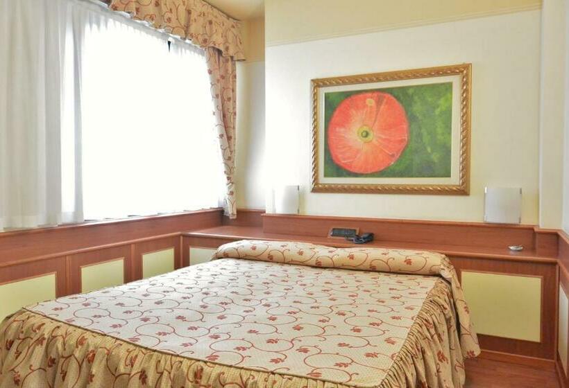 스탠다드 룸, Melas