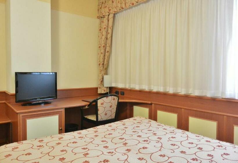 스탠다드 룸, Melas