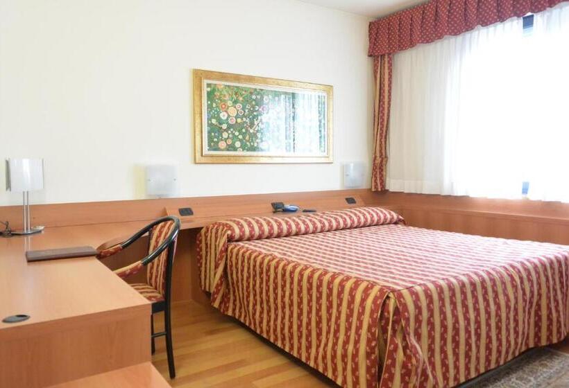 스탠다드 스튜디오, Melas