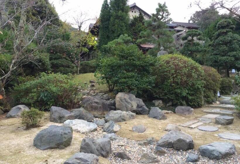 غرفة عائلية, Nanten En