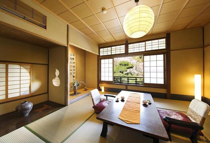 غرفة قياسية رباعية حمام مشترك, Nanten En