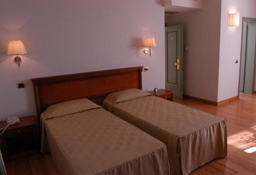 スタンダードトリプルルーム, Pilgrim S