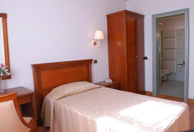 エコノミールーム, Pilgrim S