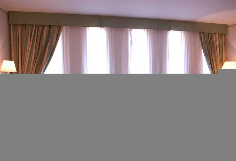 スタンダードトリプルルーム, Pilgrim S