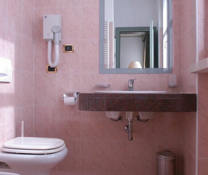 スタンダードトリプルルーム, Pilgrim S