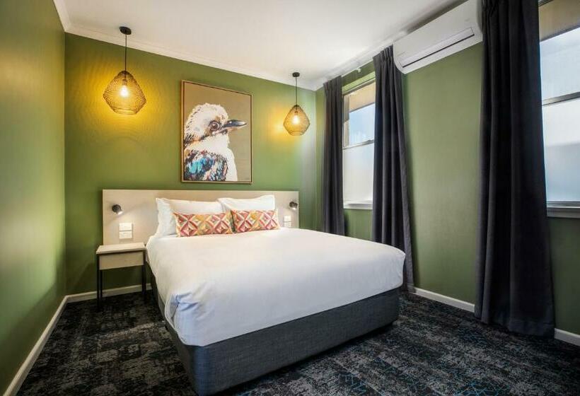 إستوديو قياسى, Nightcap At Pritchards