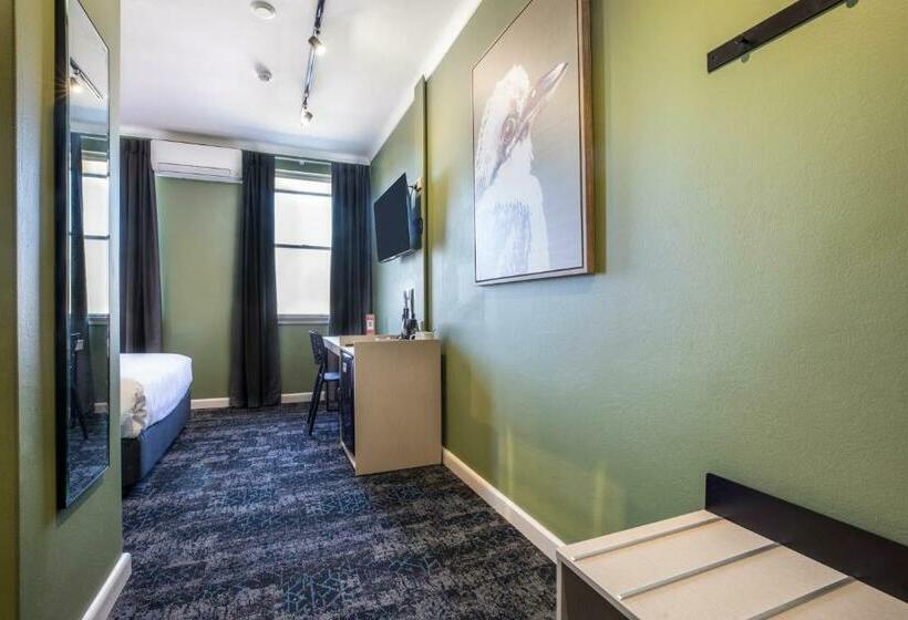 إستوديو قياسى, Nightcap At Pritchards