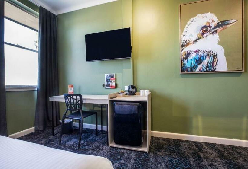 إستوديو قياسى, Nightcap At Pritchards