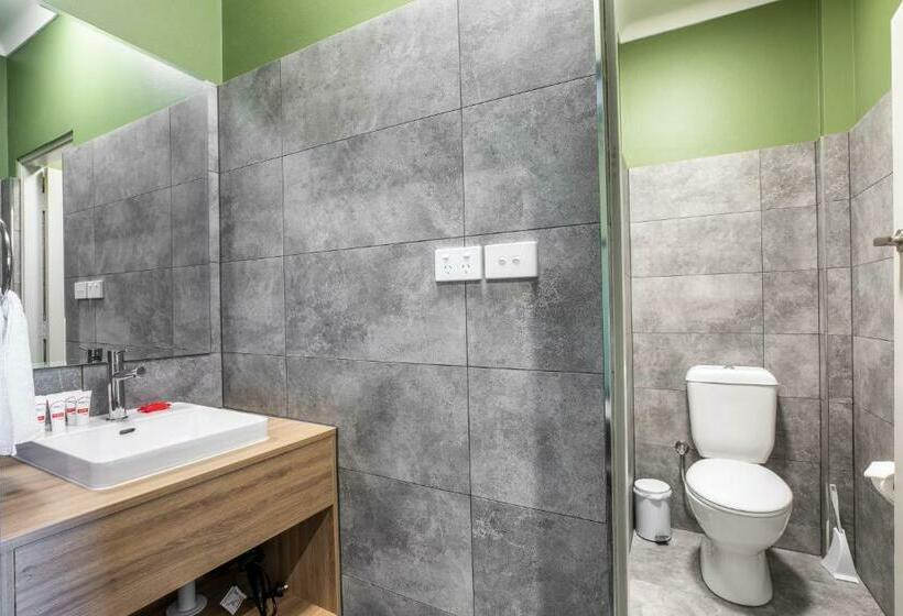 إستوديو قياسى, Nightcap At Pritchards