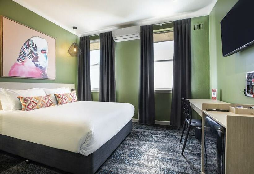 إستوديو قياسى, Nightcap At Pritchards