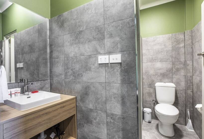 إستوديو قياسى, Nightcap At Pritchards