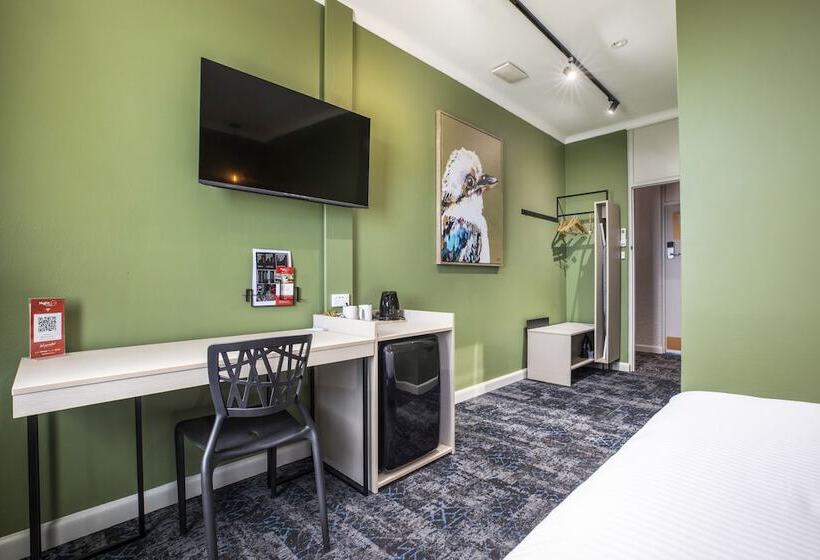 إستوديو قياسى, Nightcap At Pritchards