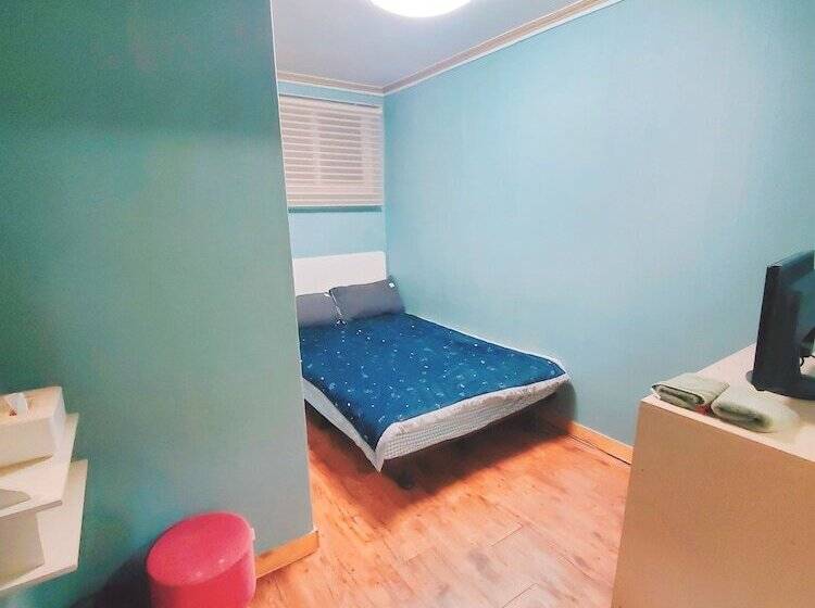 Номер Стандарт, Naru Hostel Korea