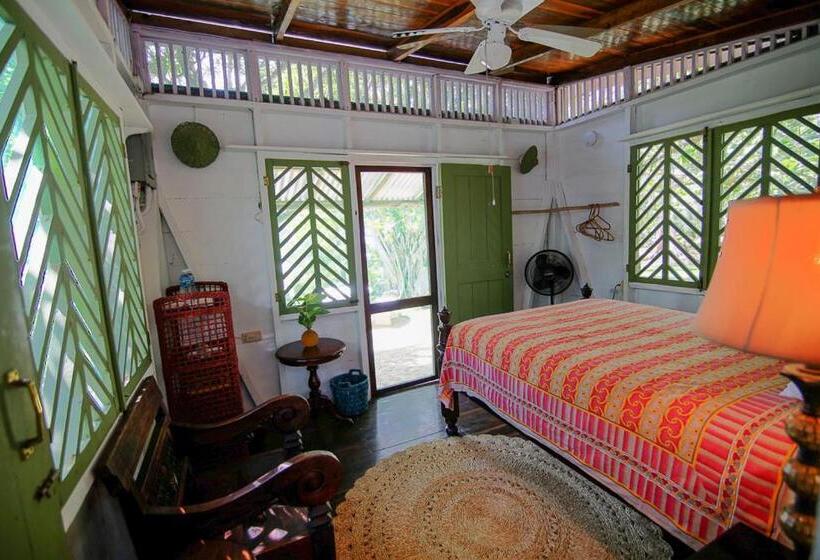 اتاق لوکس, Tingalaya's Retreat