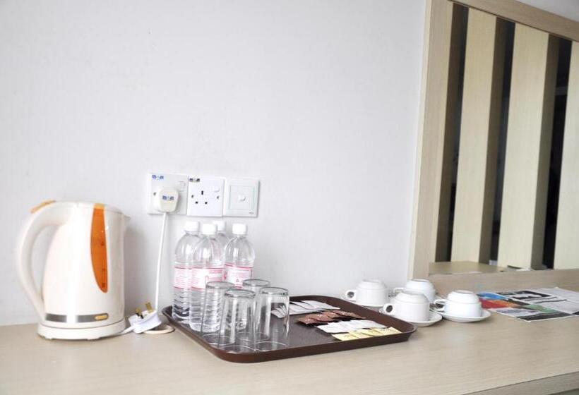 חדר משפחתי, Promenade Service Apartments