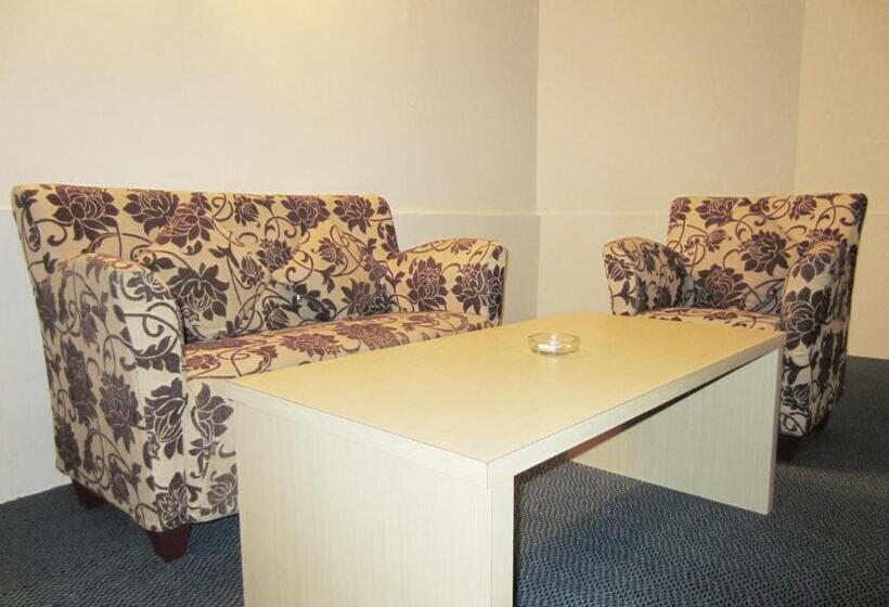 Quarto Familiar, Promenade Service Apartments