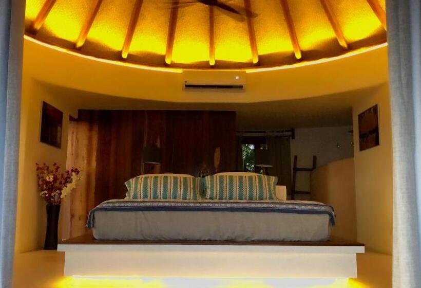 سوئیت با تخت بزرگ, Zoa Hotel Adults Only