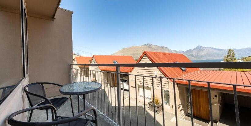 آپارتمان 2 خوابه, Turner Heights Townhouses