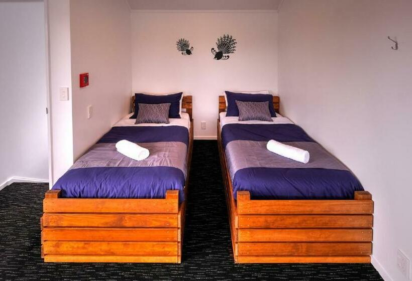 חדר סטנדרט לארבעה, Haka House Taupo