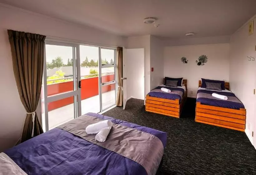 スタンダード4人部屋, Haka House Taupo