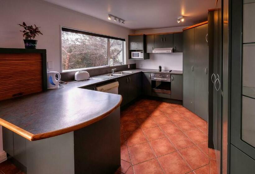 Апартаменты 1 Спальня, Haka House Taupo