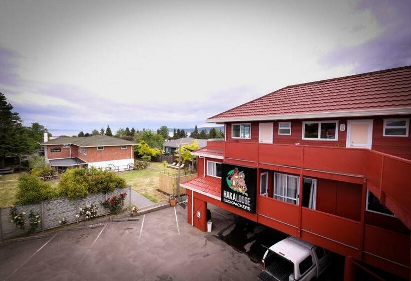 חדר סטנדרט לארבעה, Haka House Taupo