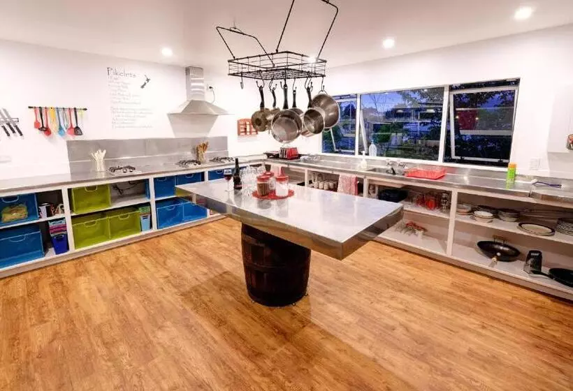 ルームシェアのワンベッド, Haka House Taupo