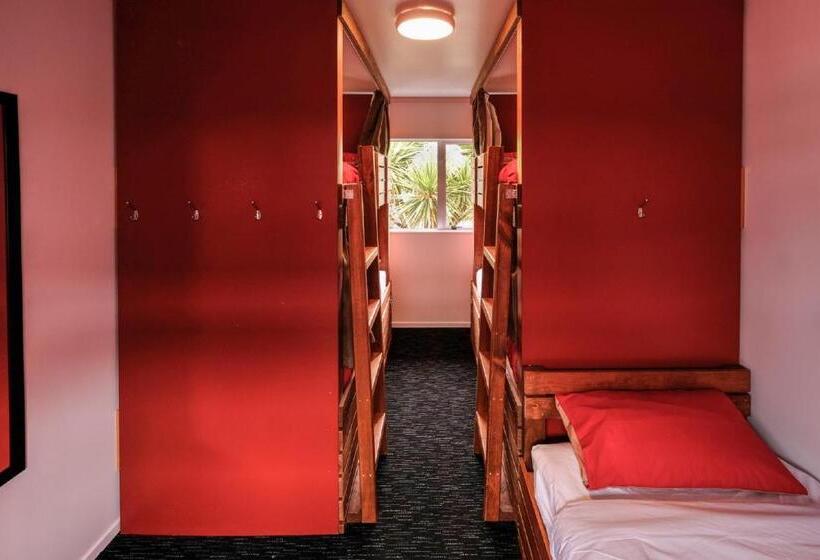 تختخواب در اتاق مشترک, Haka House Taupo