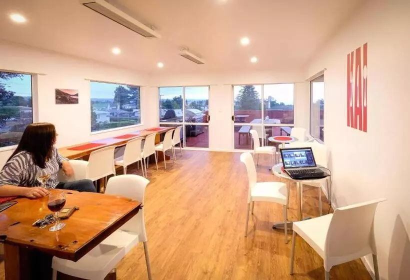 ルームシェアのワンベッド, Haka House Taupo