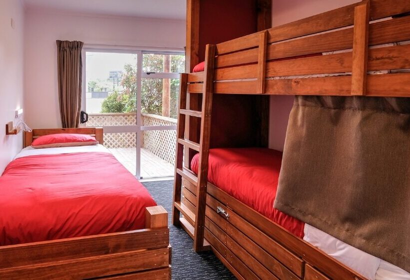 تختخواب در اتاق مشترک, Haka House Taupo