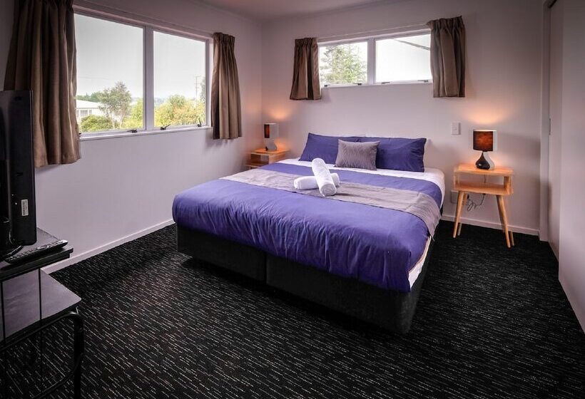 דירת חדר, Haka House Taupo