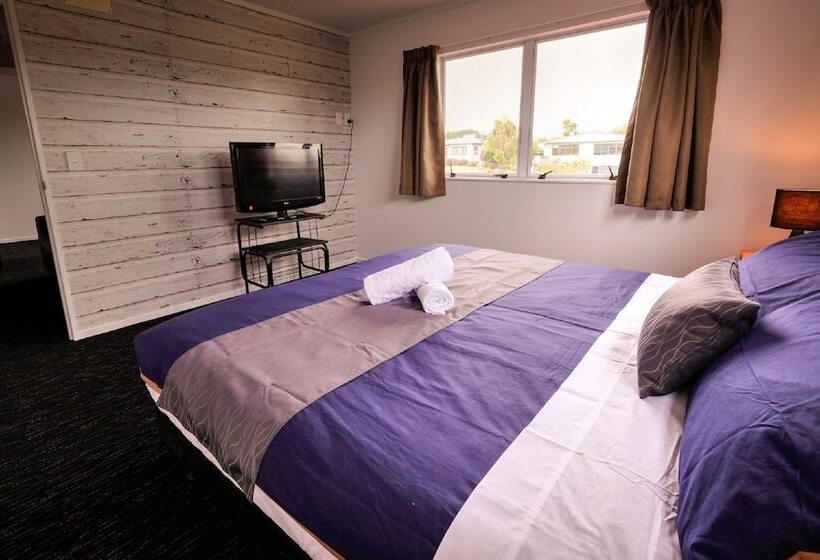 דירת חדר, Haka House Taupo