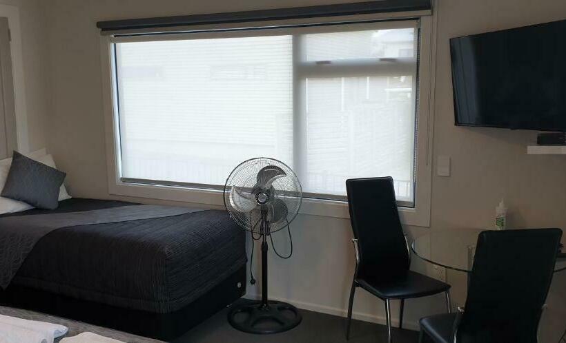 スタンダードスタジオ, Barrington House Taupo