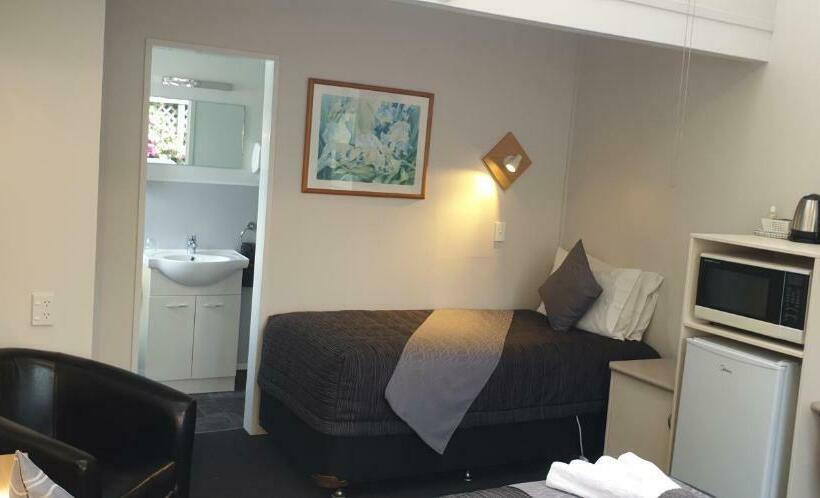 スタンダードスタジオ, Barrington House Taupo