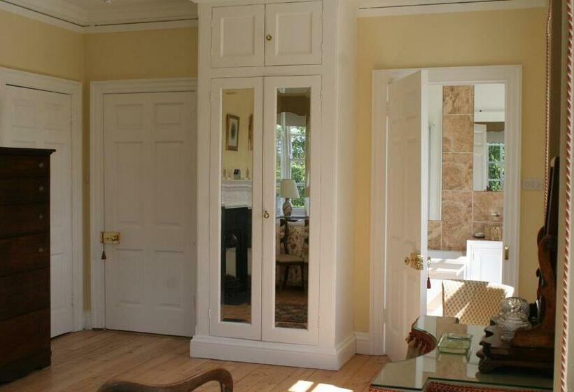 高级园景房, Prince Hill House