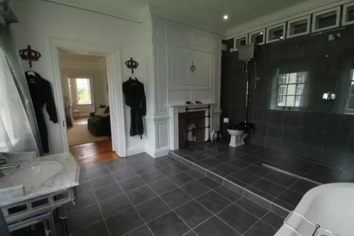 デラックスルーム, Prince Hill House