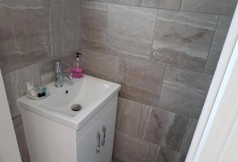 غرفة قياسية, The Craigside