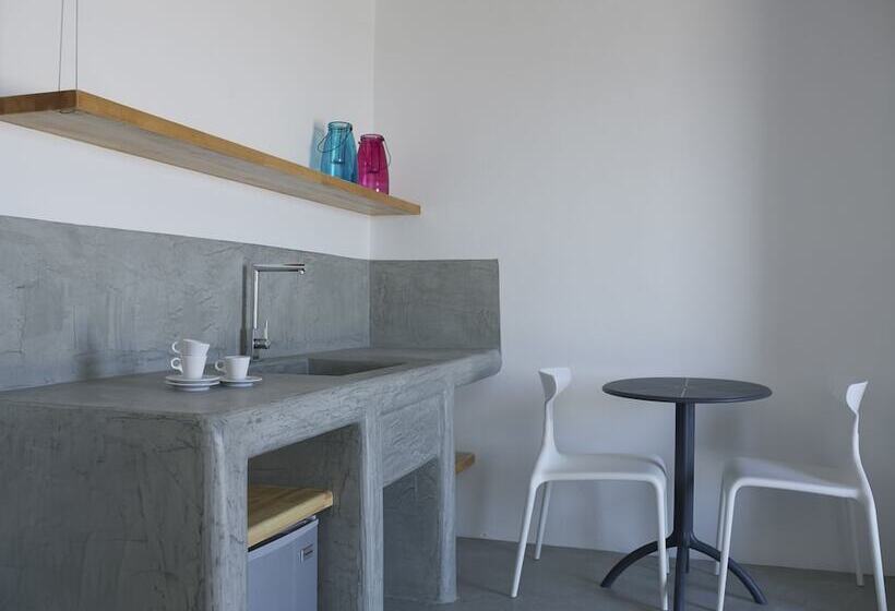 ویلای یک اتاق خوابه با استخر شنا, Christou Estate