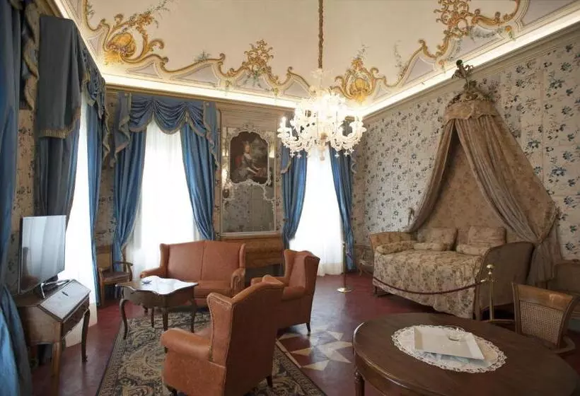 キングサイズベッドのデラックススイート, Castello Di Guarene