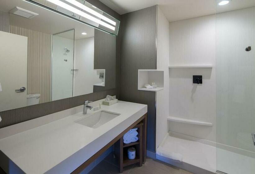 غرفة قياسية سرير كينج, Courtyard Bay City