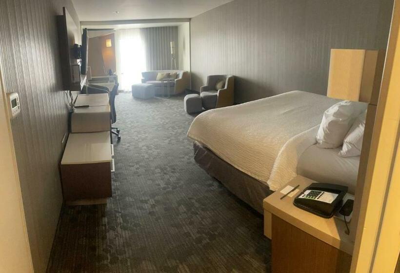 إستوديو قياسى سرير كينج, Courtyard Bay City