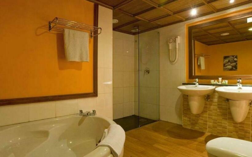 سوییت خانوادگی, Golf Course