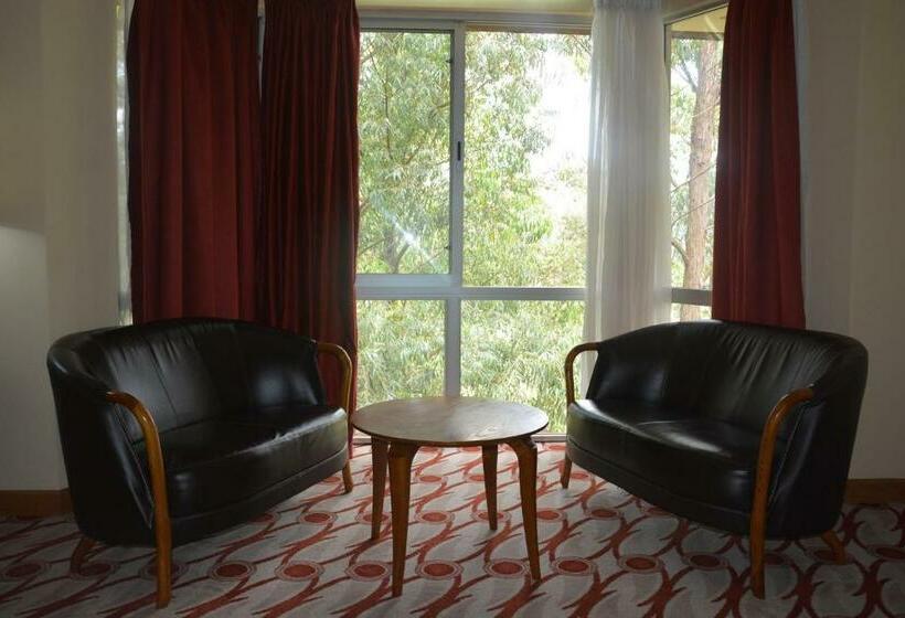 سوییت اجرایی, Golf Course