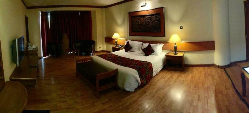 اتاق لوکس یک تخته, Golf Course