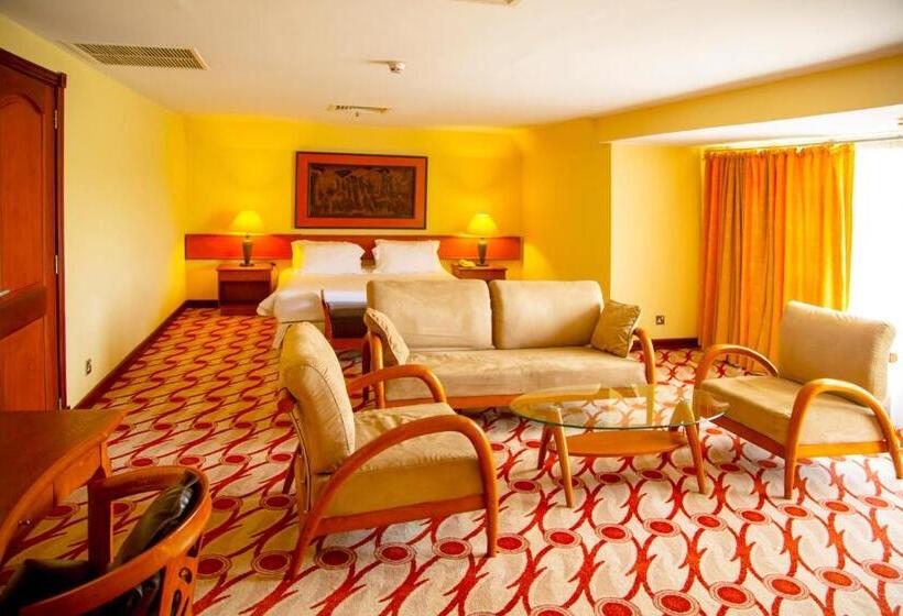 ویلای 3 خوابه, Golf Course