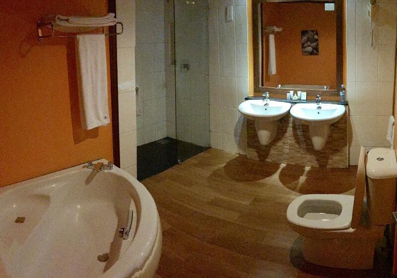 اتاق لوکس یک تخته, Golf Course