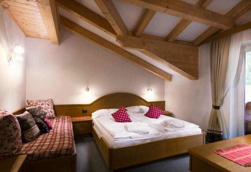 バルコニー付きスタンダードトリプルルーム, Ramon