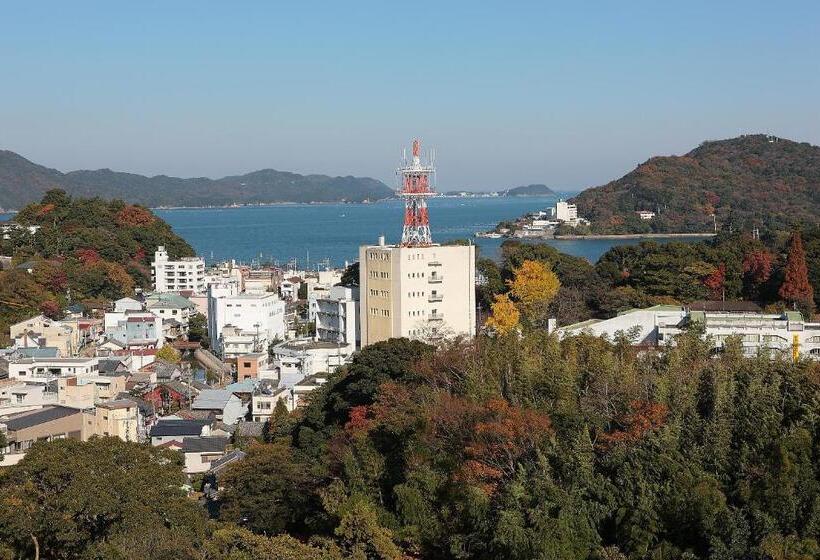 スタンダード４人部屋, Senpokaku