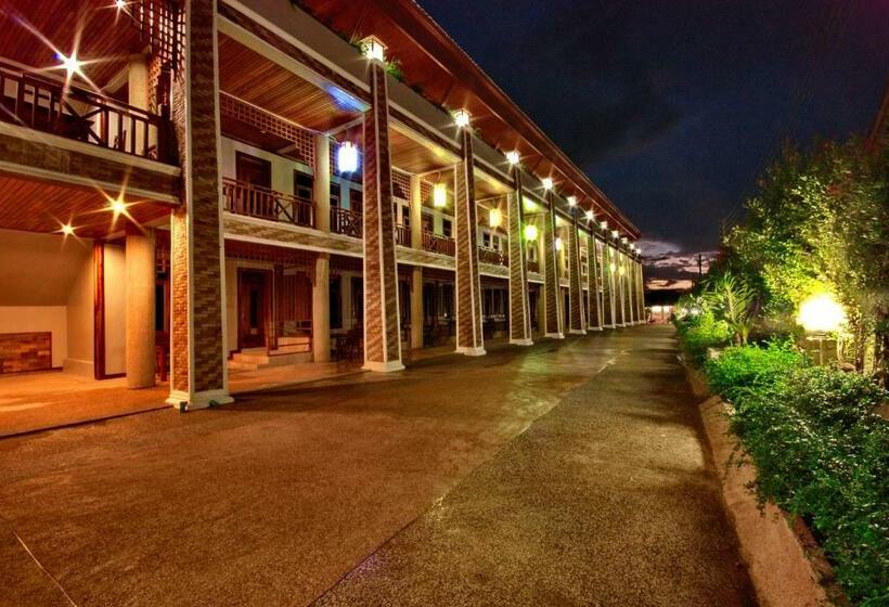 디럭스 룸, Sangsawan Palace Khaolak Resort