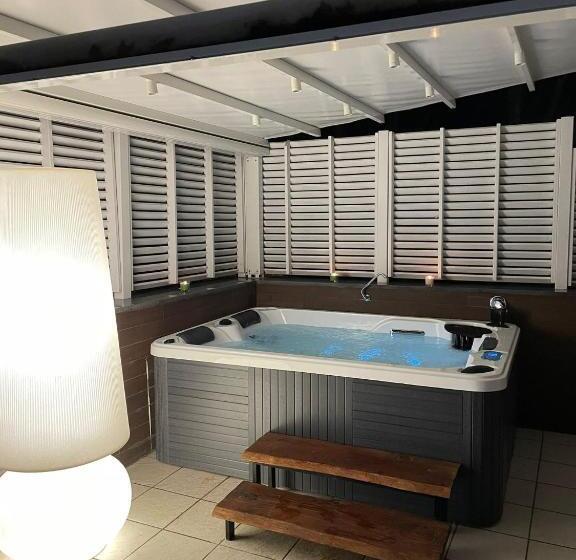 标准间带漩涡浴缸, Villa Minieri Resort & Spa